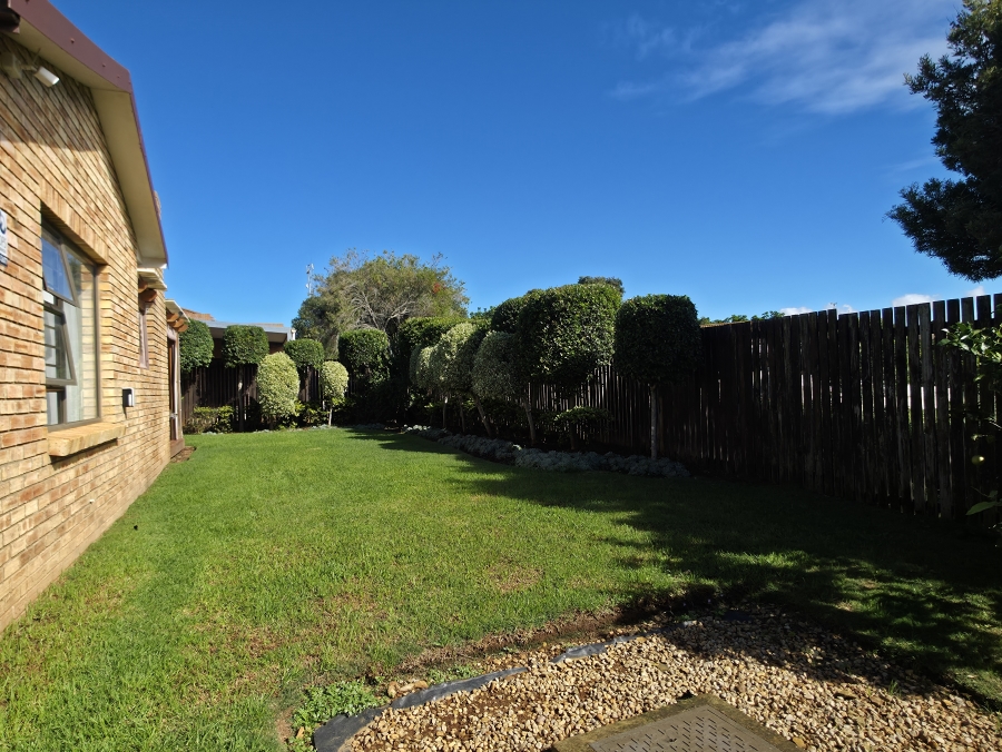 3 Bedroom Property for Sale in Wavecrest Eastern Cape